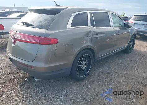 2012 Lincoln Mkt z USA, uszkodzony, nr VIN 2LMHJ5AT1CBL52108